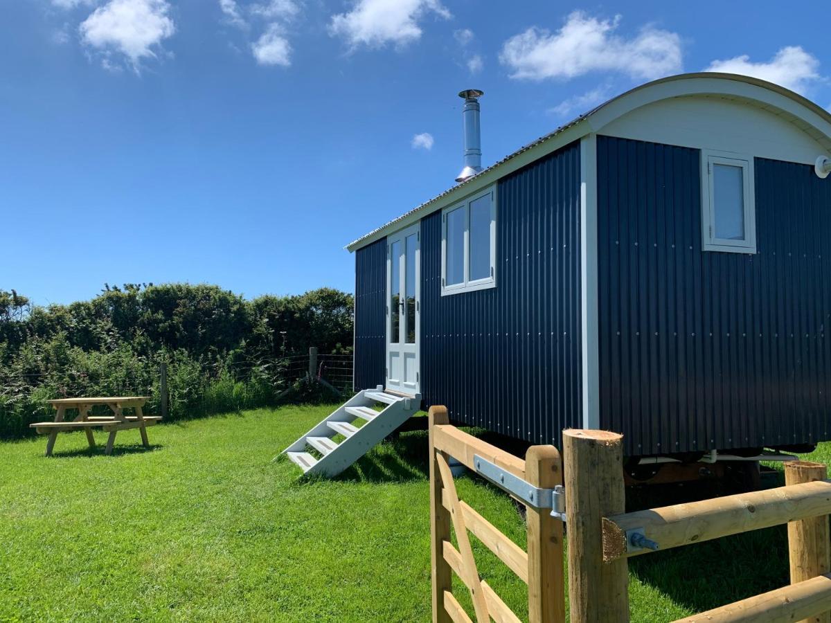 Ewe With A View Sea View Shepherds Huts Breage Exteriör bild