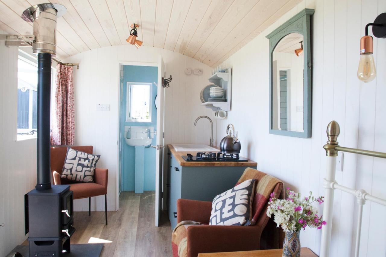 Ewe With A View Sea View Shepherds Huts Breage Exteriör bild