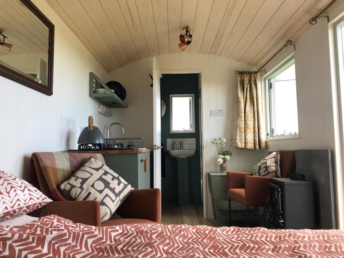 Ewe With A View Sea View Shepherds Huts Breage Exteriör bild